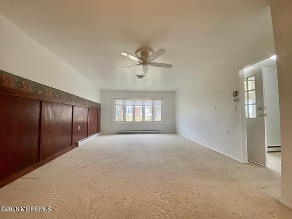 5th image of 954C Aberdeen Drive #C