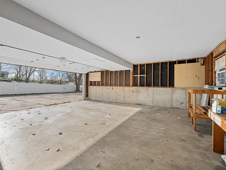 1118 Twistedoak Ct — Photo 32