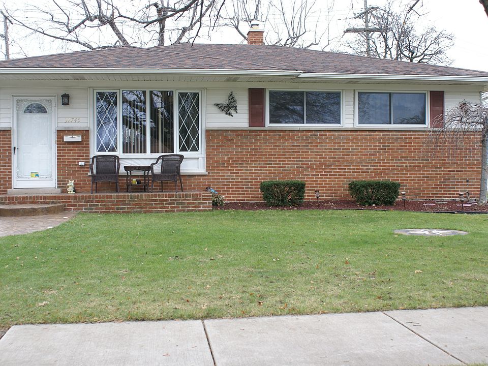 1st image of 32745 Leona St