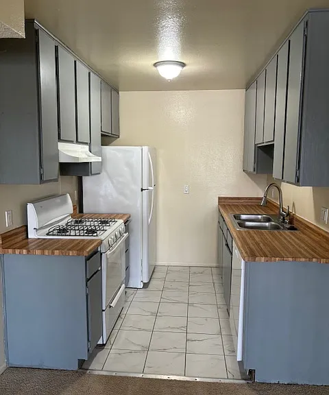 6248 Vineland Ave #201 — Photo 3