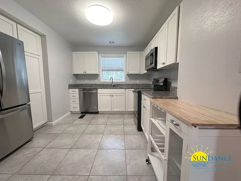 166 Rainbow Dr NW — Photo 5