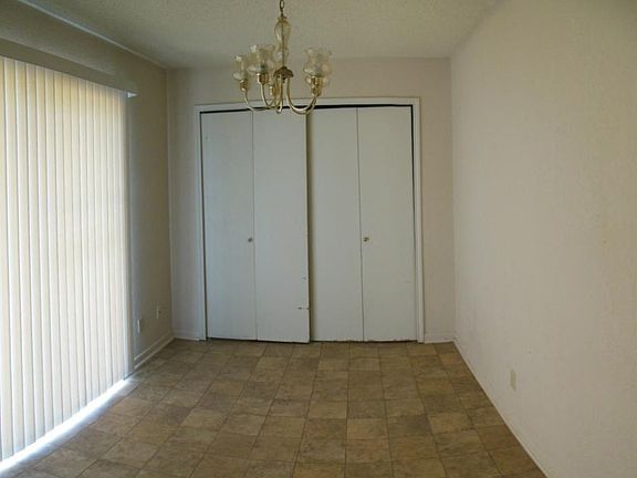 4th image of 1609 West Ln