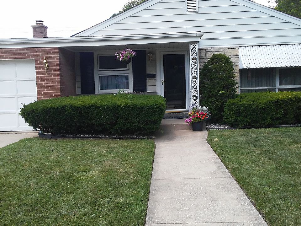 9044 Mansfield, Morton Grove