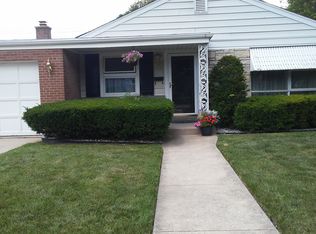 9044 Mansfield Ave, Morton Grove, IL 60053
