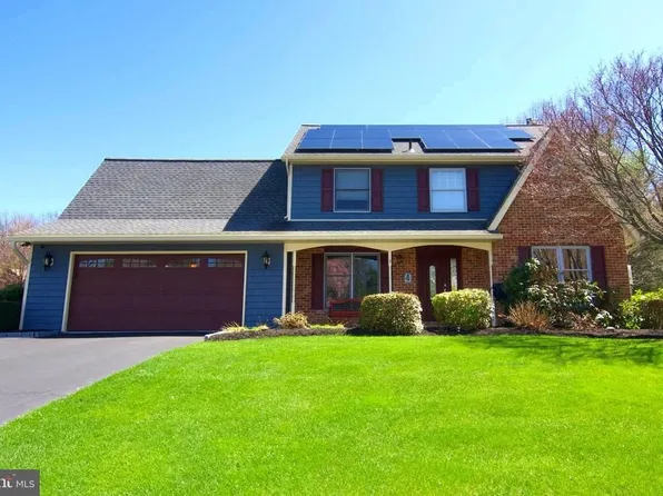 7451 Valley View Ln, Reading, PA 19606