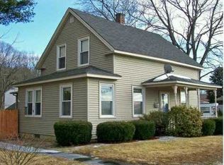 1828 Mendon Rd, Woonsocket, RI 02895