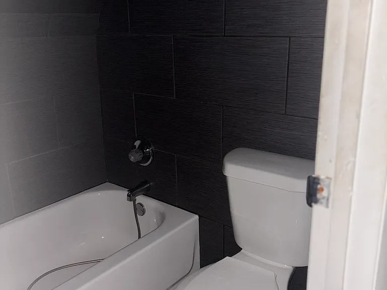 1546 Glenmont Rd #3 — Photo 5