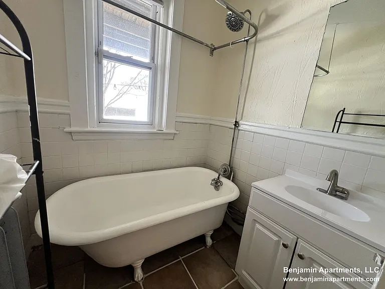 8 Barrows St #5 — Photo 12