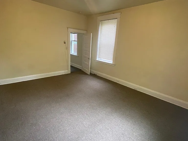 2247 Flora St #1B — Photo 4