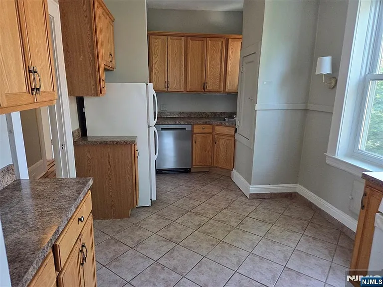 22 Seymour St #6 — Photo 13