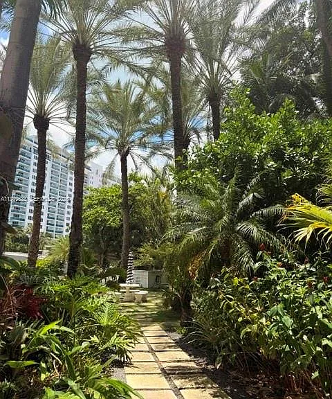2445 Lake Pancoast Dr #7 — Photo 20