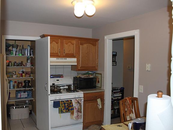 4th image of 1324 Williamsburg Dr Unit B1