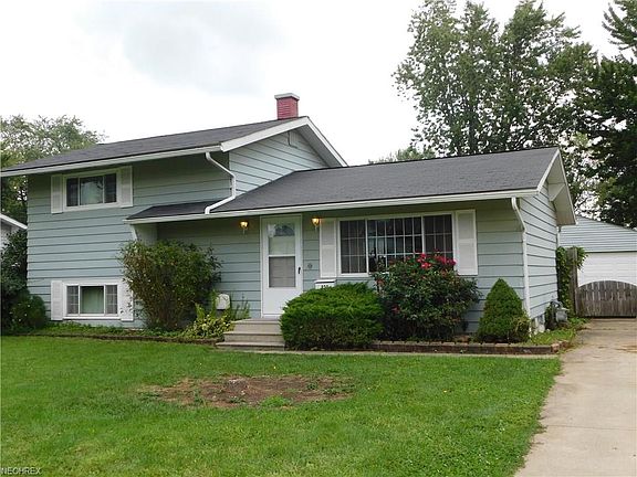 2nd image of 823 West Dr