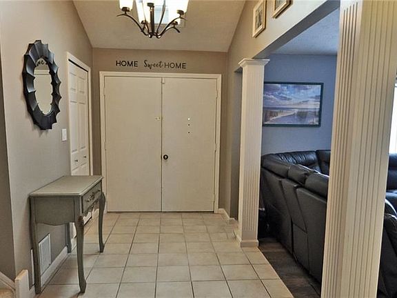 3rd image of 17076 Hunting Meadows Dr
