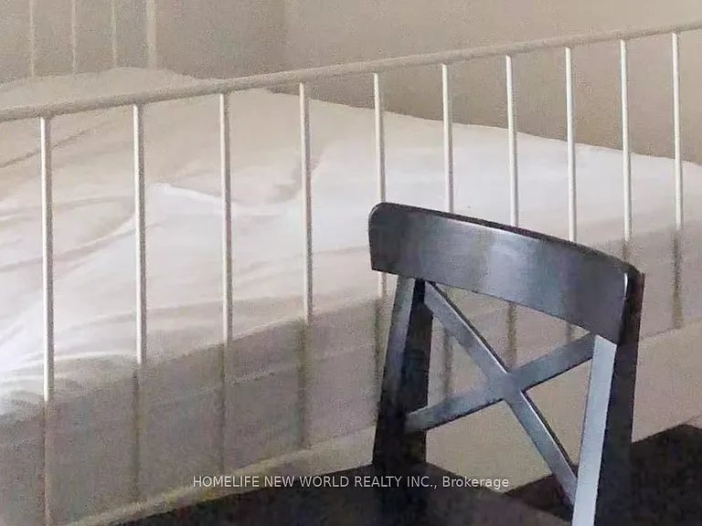 555 Yonge St #513 — Photo 13
