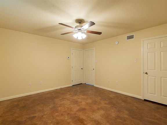 5th image of 123 E Frost St #123