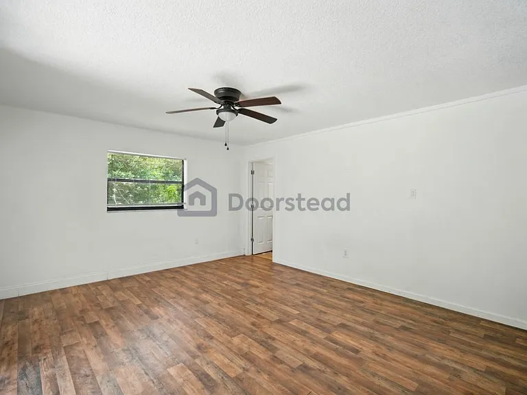 Oakwood Ct — Photo 19