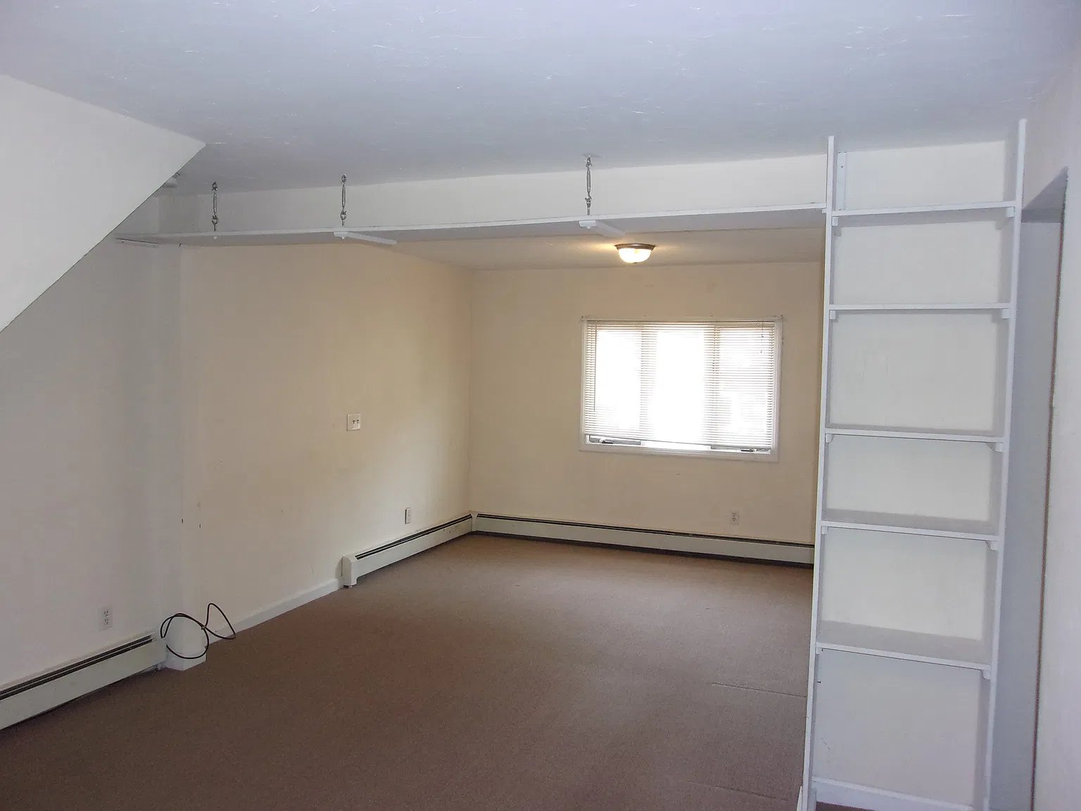 3 bed, 1050 sqft, $1,950 — Photo 3