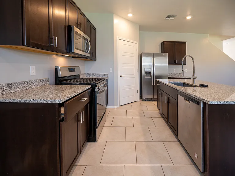 2580 E Calle Palta — Photo 9