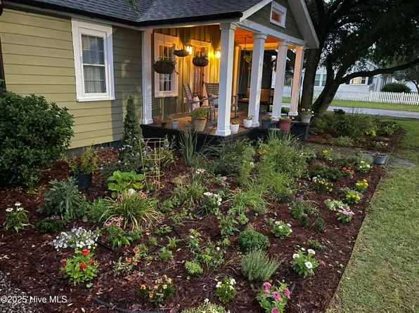 102 Carteret Avenue, Beaufort, NC 28516