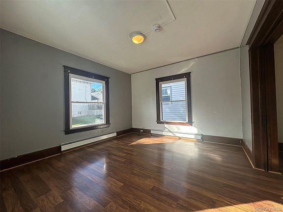 3rd image of 4 Harding Street