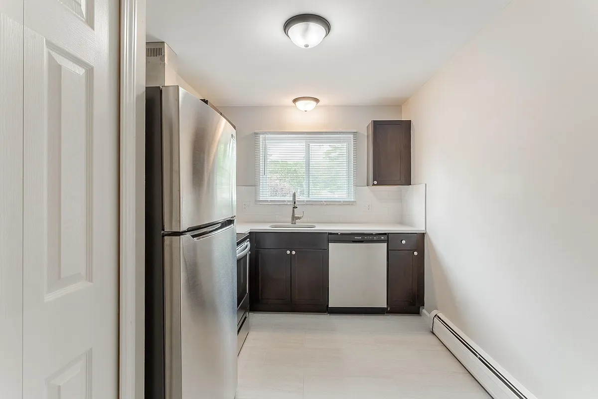 Building Photo - 342 S Rochester Rd #1