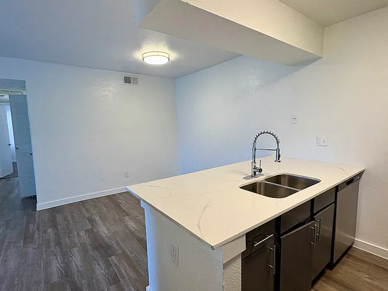 Pleasant Creek Apartments — Photo 21