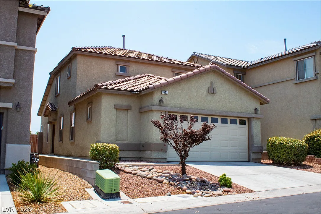 3 bed, 3.0 bath, 1541 sqft, $1,895 — Photo 1