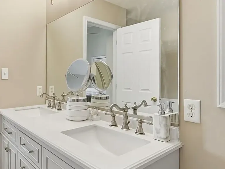 10019 Crystal Lake Ave — Photo 13