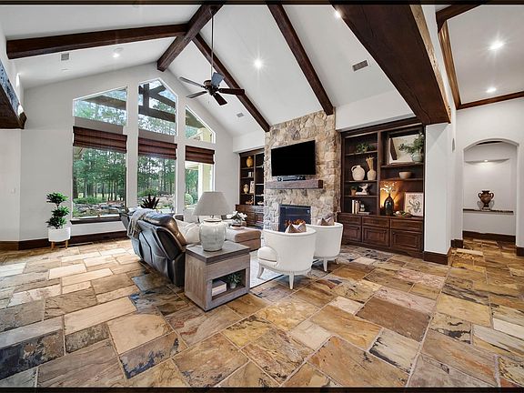 3rd image of 852 Eagle Pointe Dr