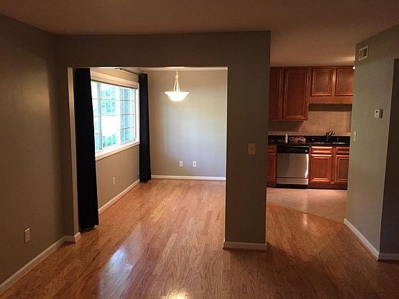 Entry view 1 to sunroom/kitchen
