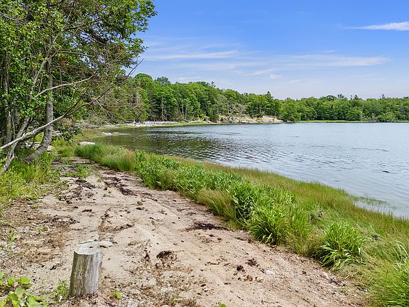 3rd image of 115B Pirates Cove Road