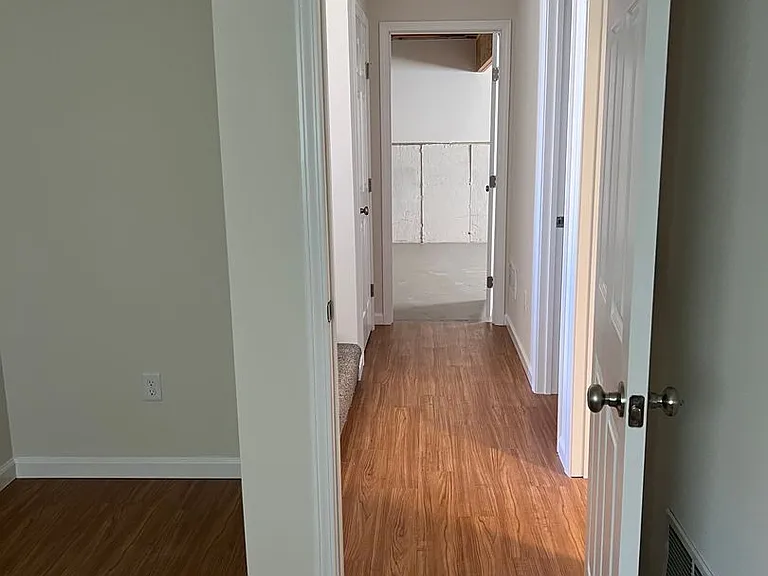 161 Baker St — Photo 15