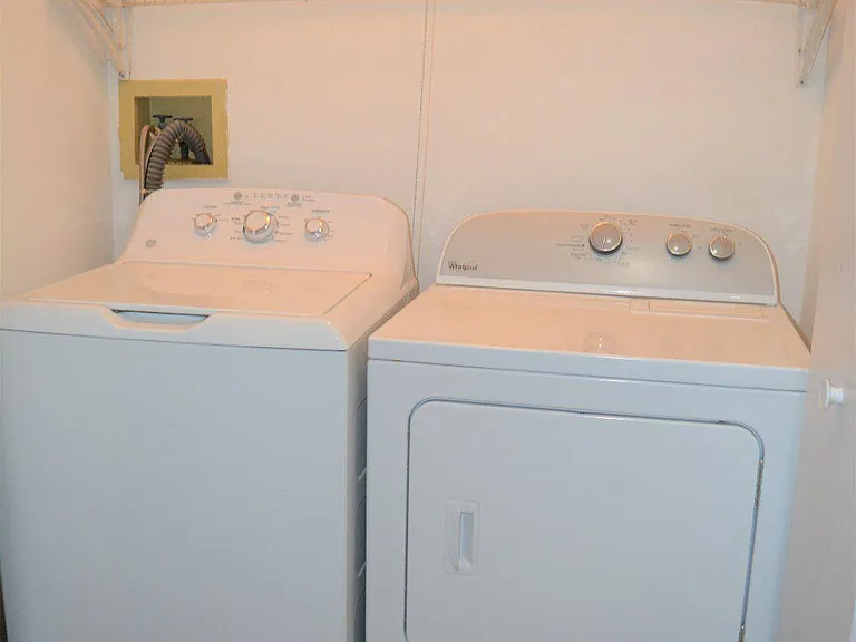 361 Kent Ln — Photo 26