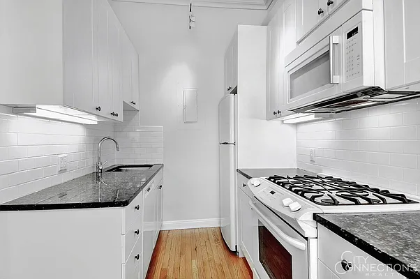 Rented by City Connections Realty | media 8