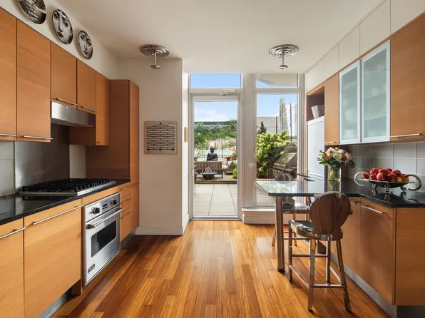 10 West End Avenue image 4 of 15