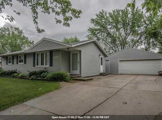 2460 Pecan St, Green Bay, WI 54311