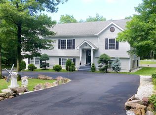 45 W Cherokee Trl, Albrightsville, PA 18210
