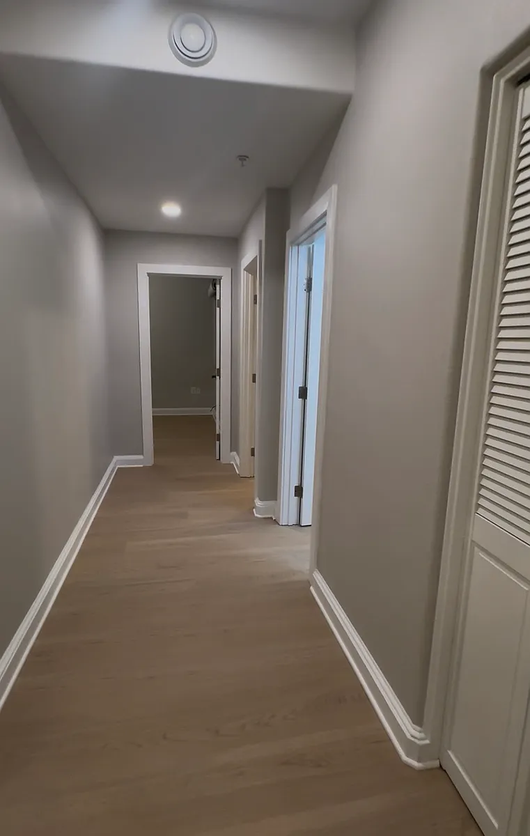 New hardwood Floors/ In unit Washer and Dryer - 1801 University Ave