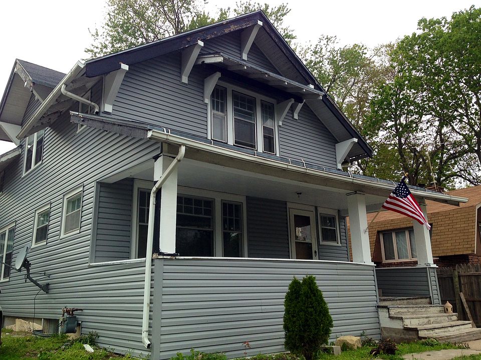 3 Bed, 2 Bath, 1850 sq ft. 