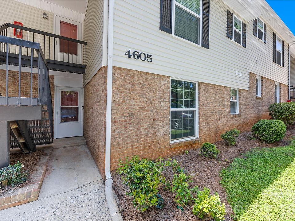 1st image of 4605 Coronado Dr APT N
