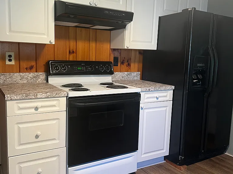 31 Queen Rd — Photo 11