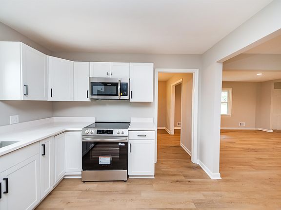4th image of 2031 Evergreen Dr