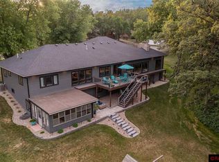 425 W Amber Lake Dr, Fairmont, MN 56031