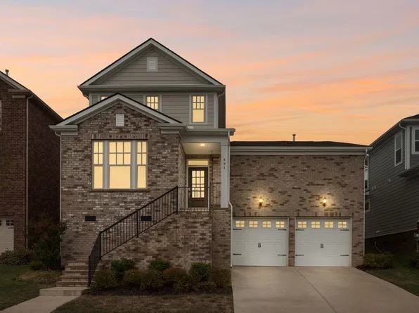 591 Snap Dragon Ln, Hendersonville, TN 37075