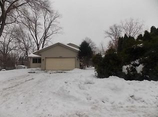 1655 Harris Ave E, Maplewood, MN 55109