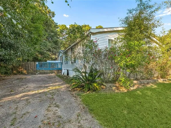27303 Freda St, Lacombe, LA 70445