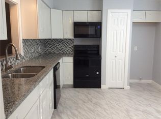 3408 Pleasant Valley Ln, Arlington, TX 76015