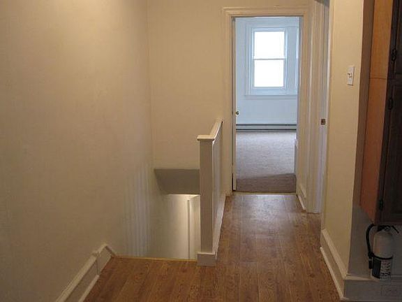 3rd image of 6 Gay St Floor 2