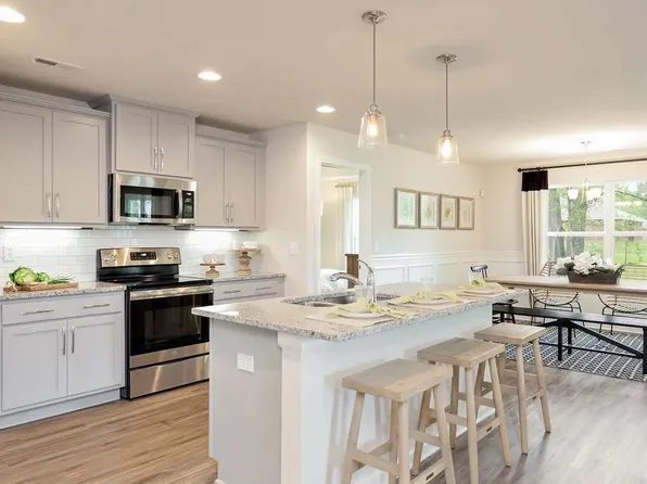 138 Heritage Lakes Blvd, New Market, AL 35761